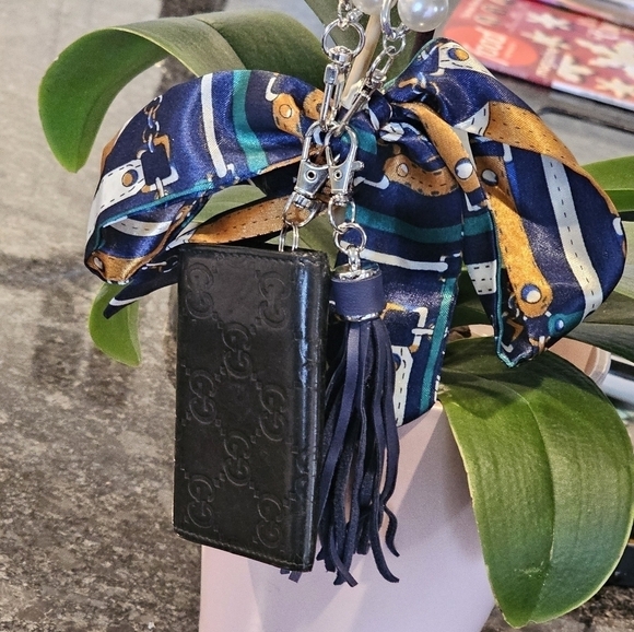 Gucci GG Embossed Monogram Web Key Case/Holder wWristlet, Twilly, & Tassel Added - Picture 12 of 17